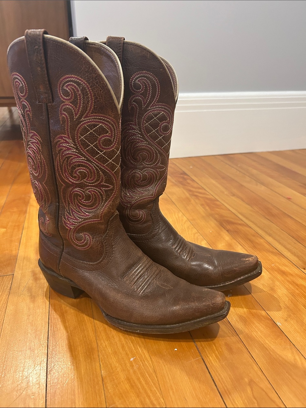 Ariat Brown Leather Embroidered Western Heeled Boots